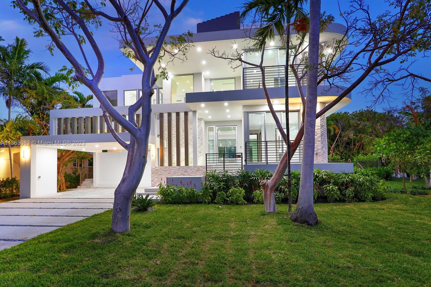 TROPICAL ISLE HOMES SUB 4 - Residential