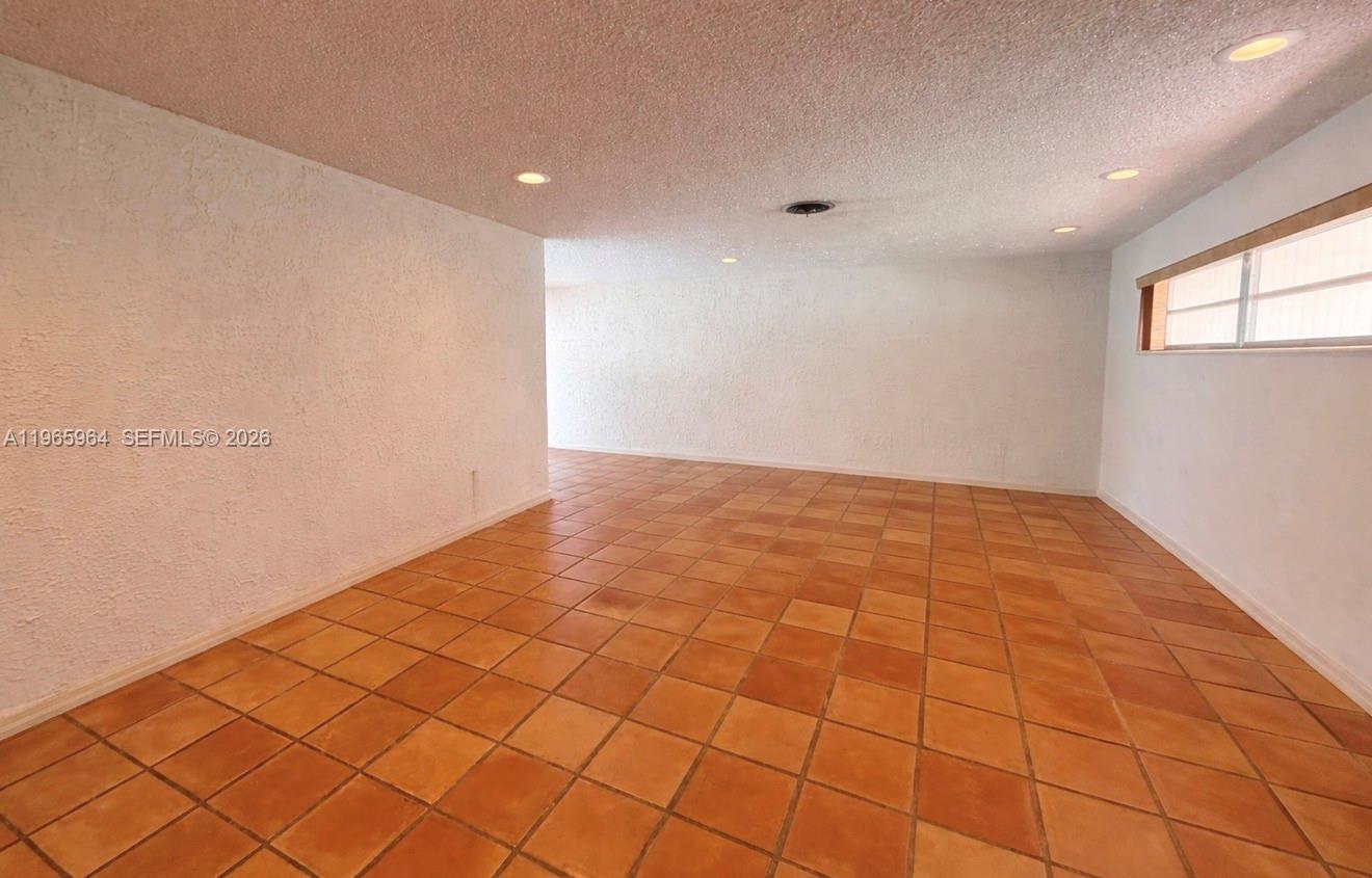 MIAMI LAKES SEC 7 - Residential