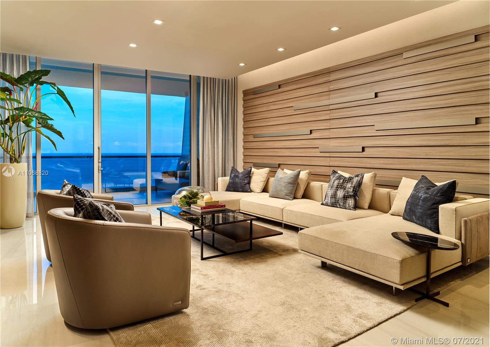Turnberry Ocean Club - Residential