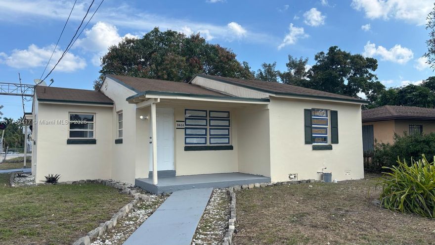 Beautiful single family home for rent available in a centrally located neighborhood, close to major highways, hospitals, entertainment. This property has 3 bedrooms 1 bathroom, huge backyard, and plenty of parking spaces.For showings please call or text listing agent or assistant.