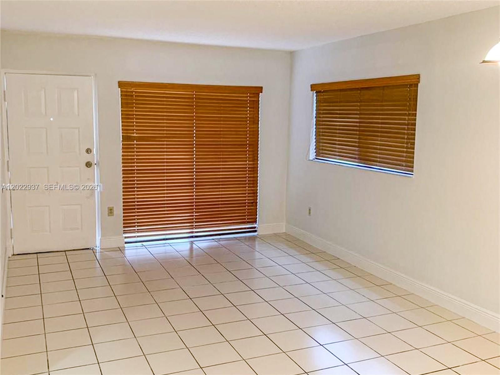 POINT LAKE CONDO IX - Residential