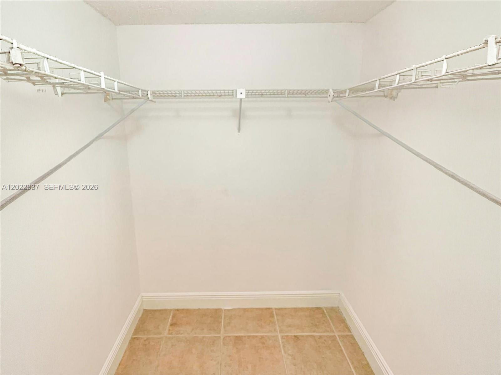 POINT LAKE CONDO IX - Residential