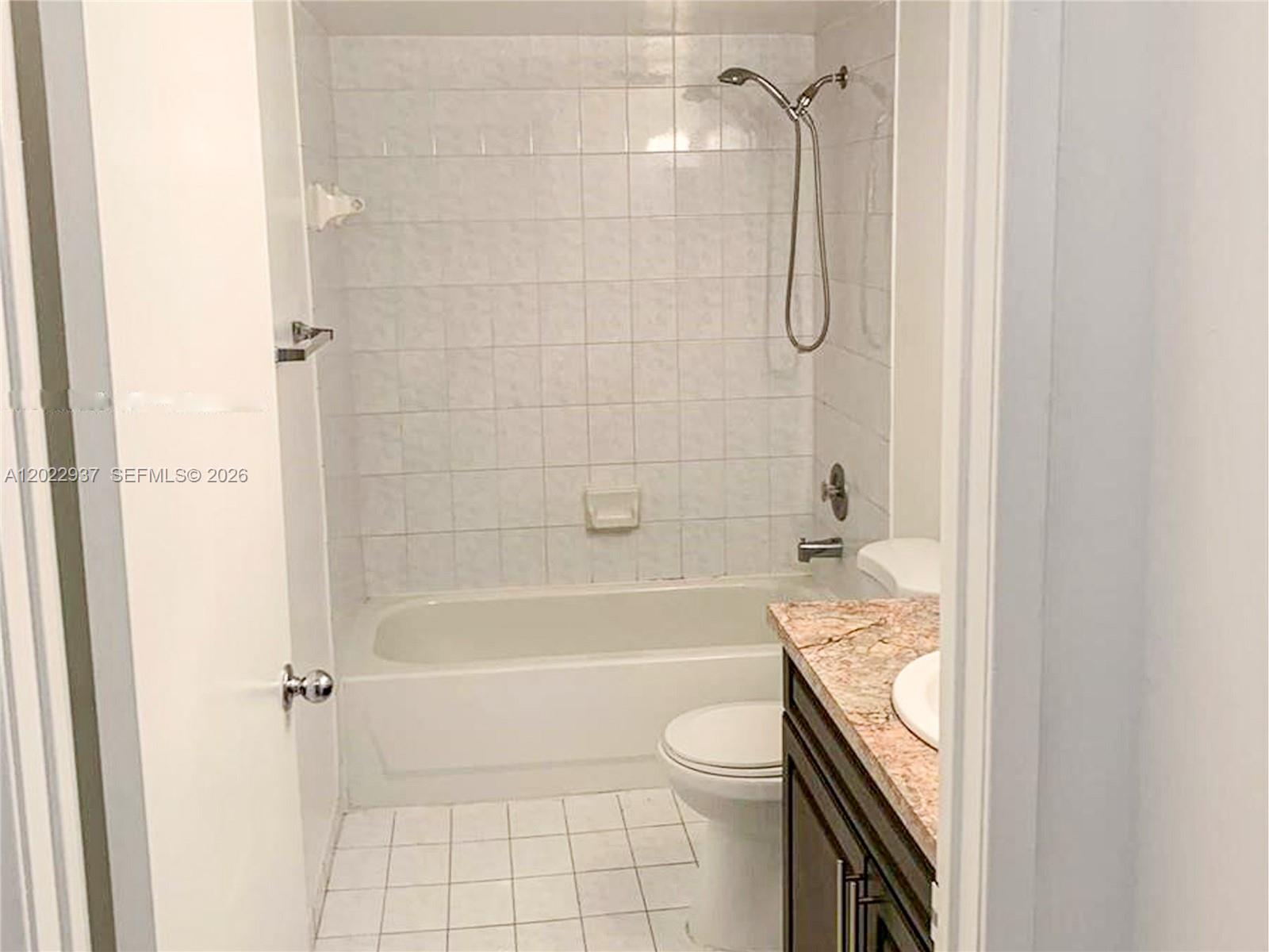 POINT LAKE CONDO IX - Residential
