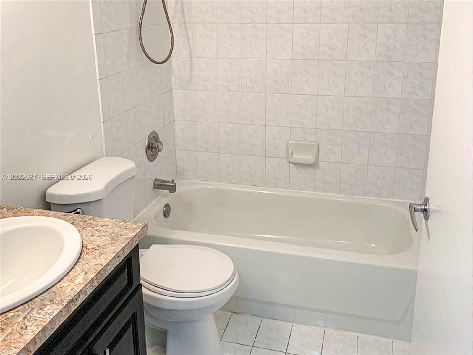 POINT LAKE CONDO IX - Residential