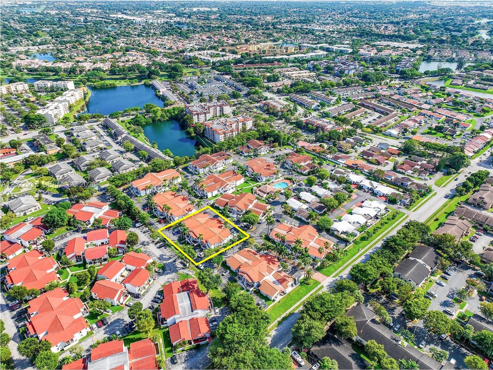 POINT LAKE CONDO IX - Residential