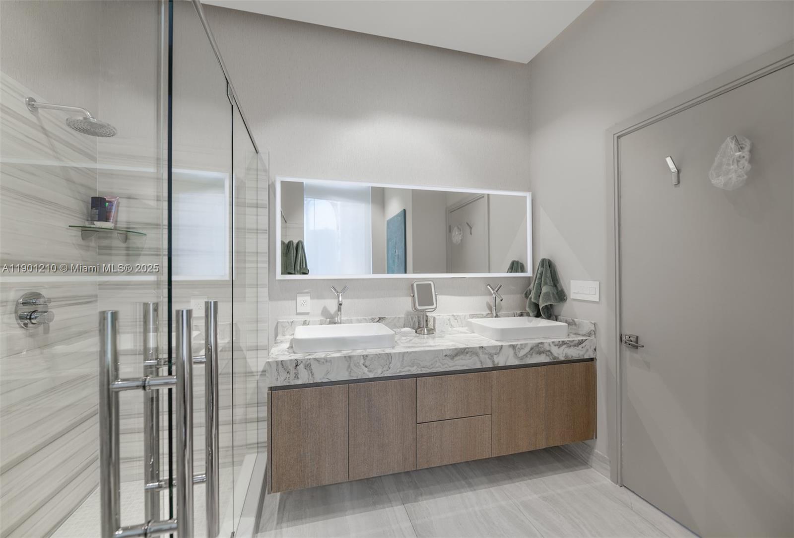 ICON BRICKELL NO TWO - Residential