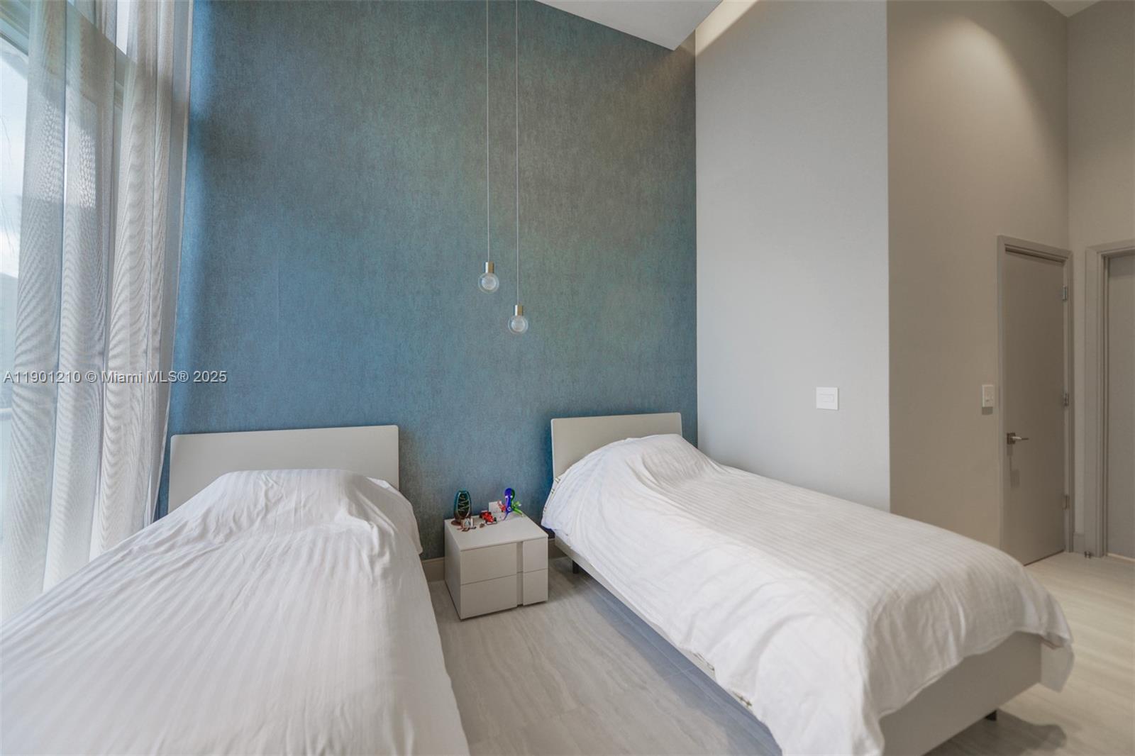ICON BRICKELL NO TWO - Residential