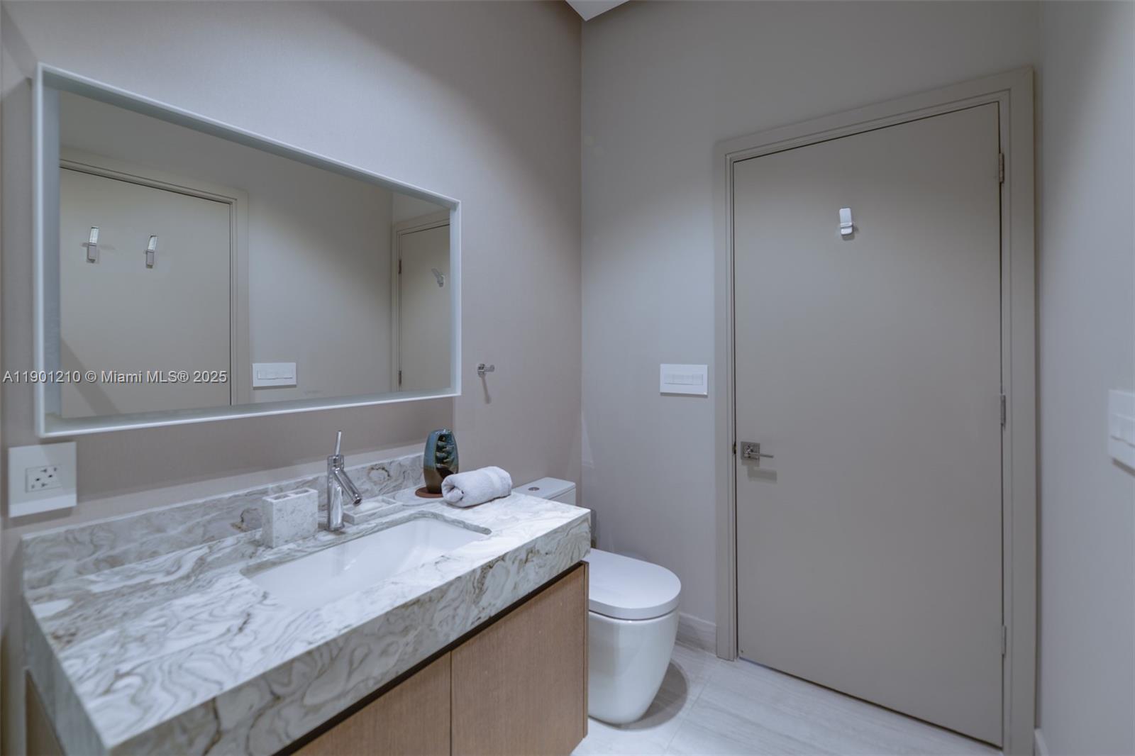 ICON BRICKELL NO TWO - Residential