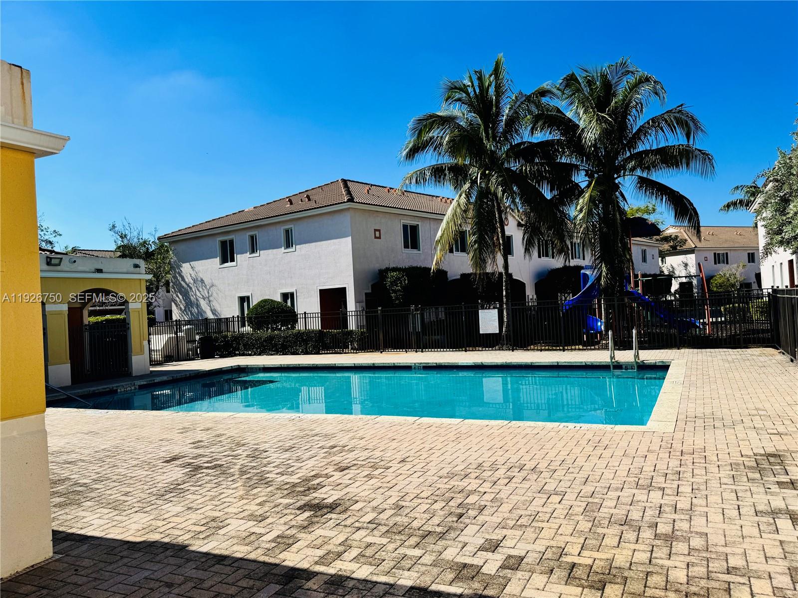 SOLABELLA CONDO - Residential