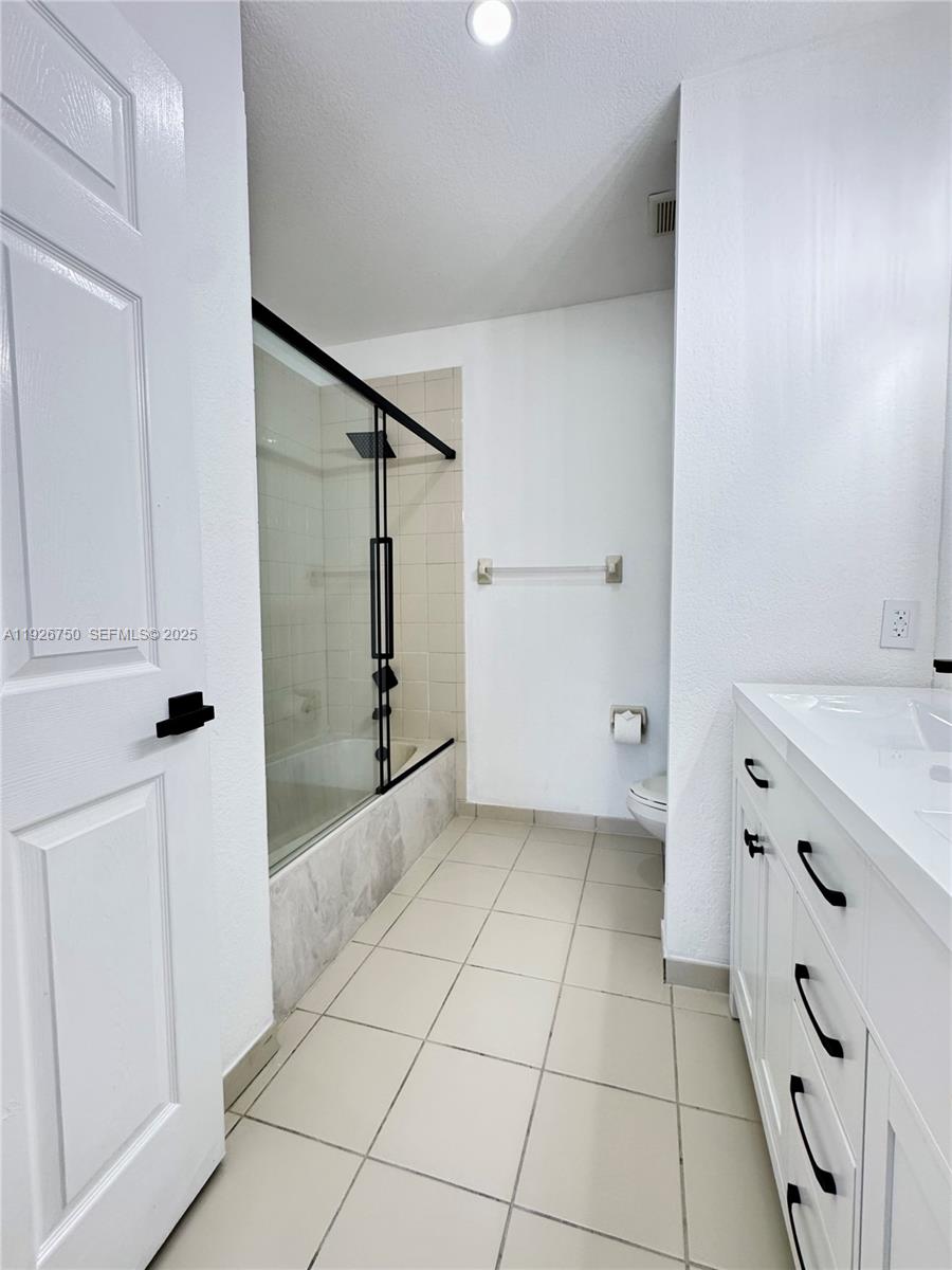 SOLABELLA CONDO - Residential