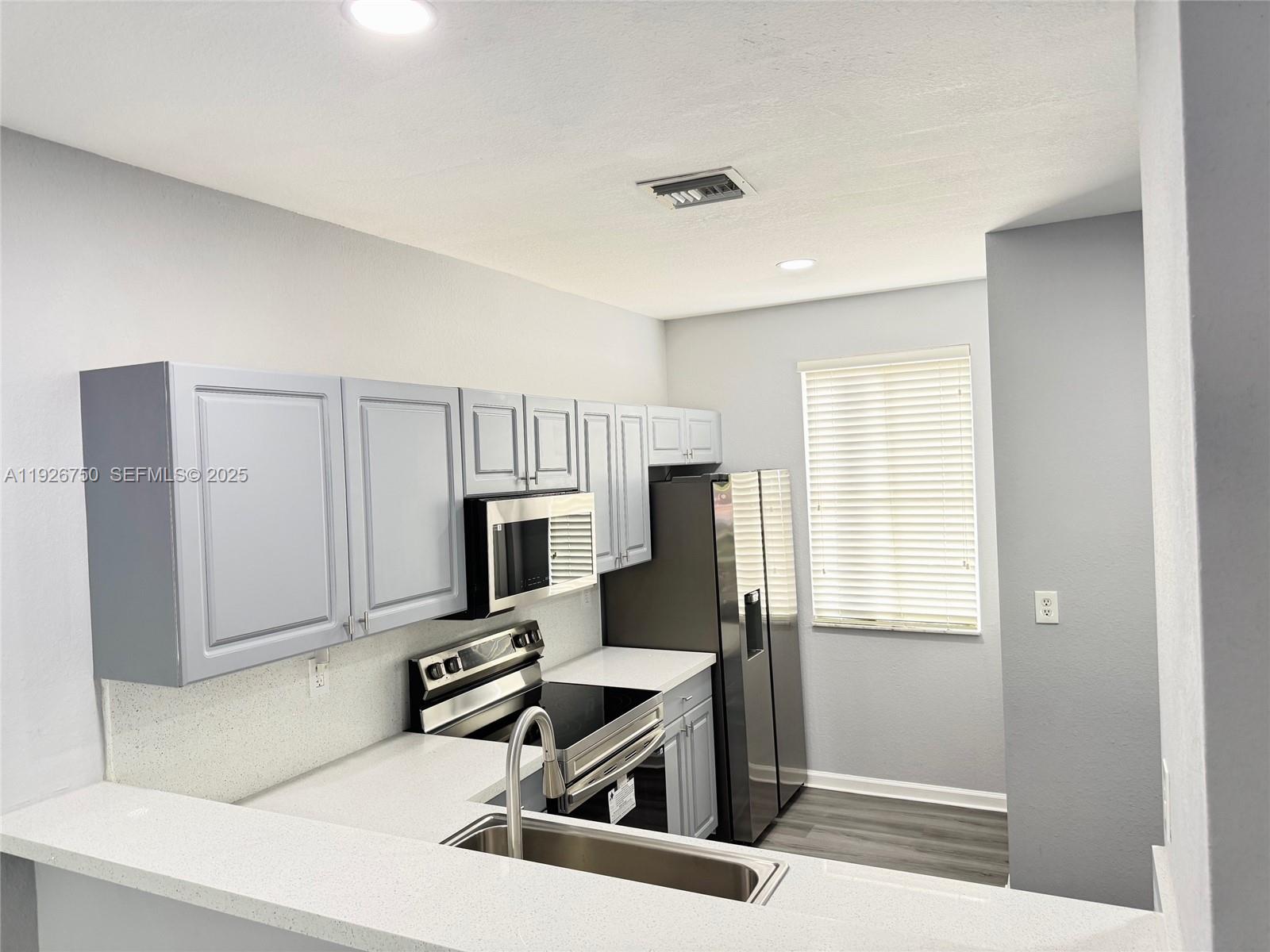 SOLABELLA CONDO - Residential