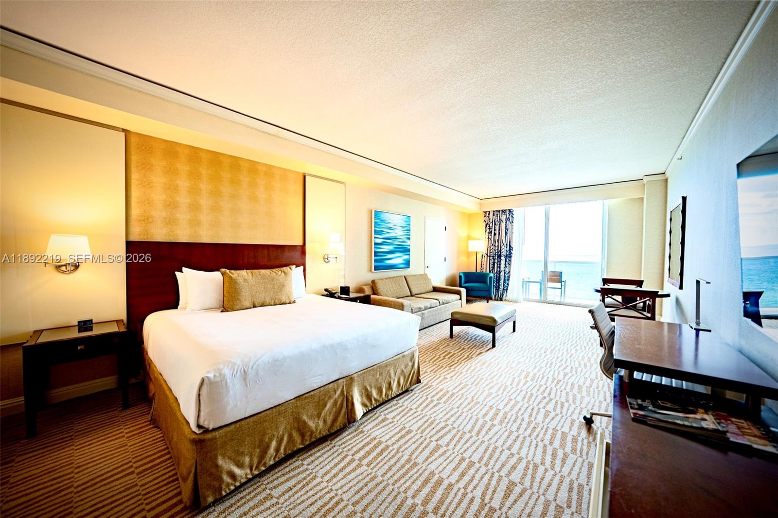 TRUMP INTERNATIONAL SONES - Residential