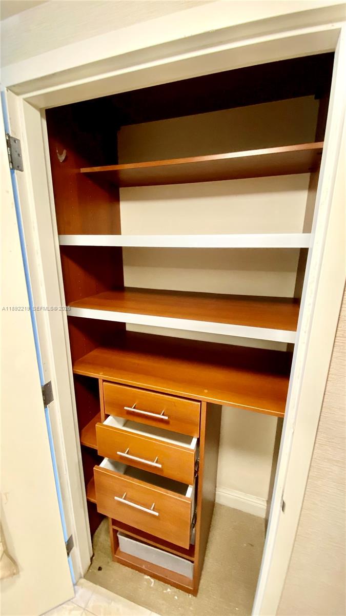 TRUMP INTERNATIONAL SONES - Residential