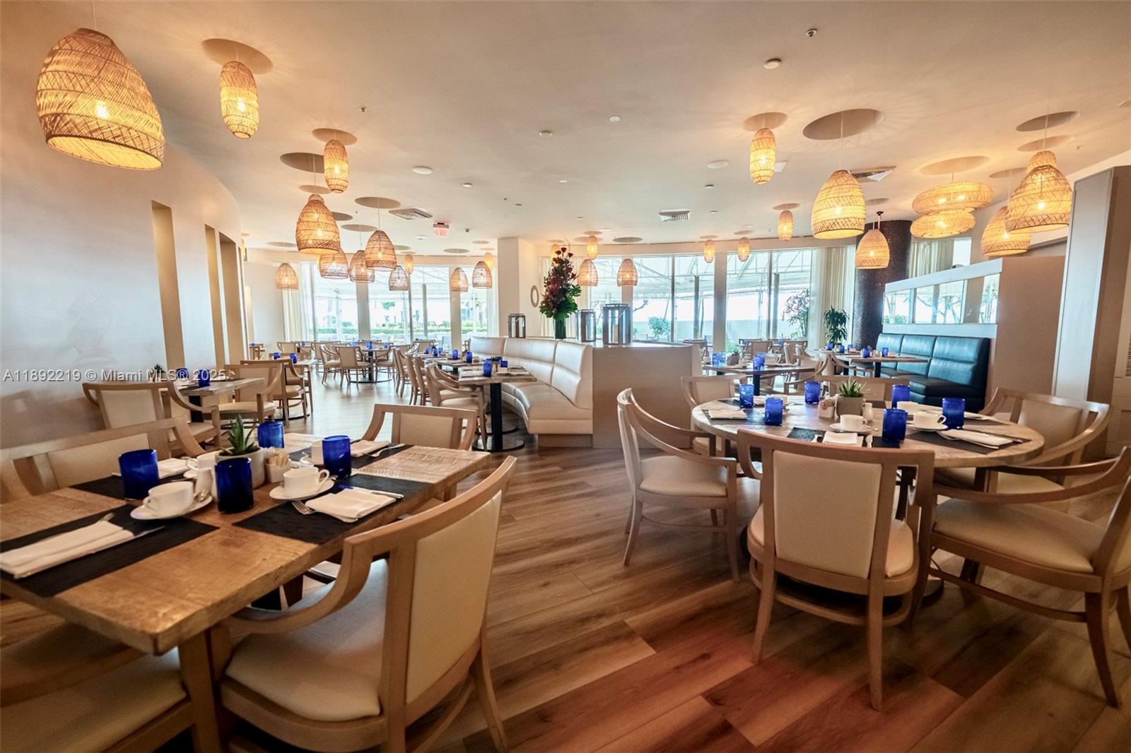 TRUMP INTERNATIONAL SONES - Residential