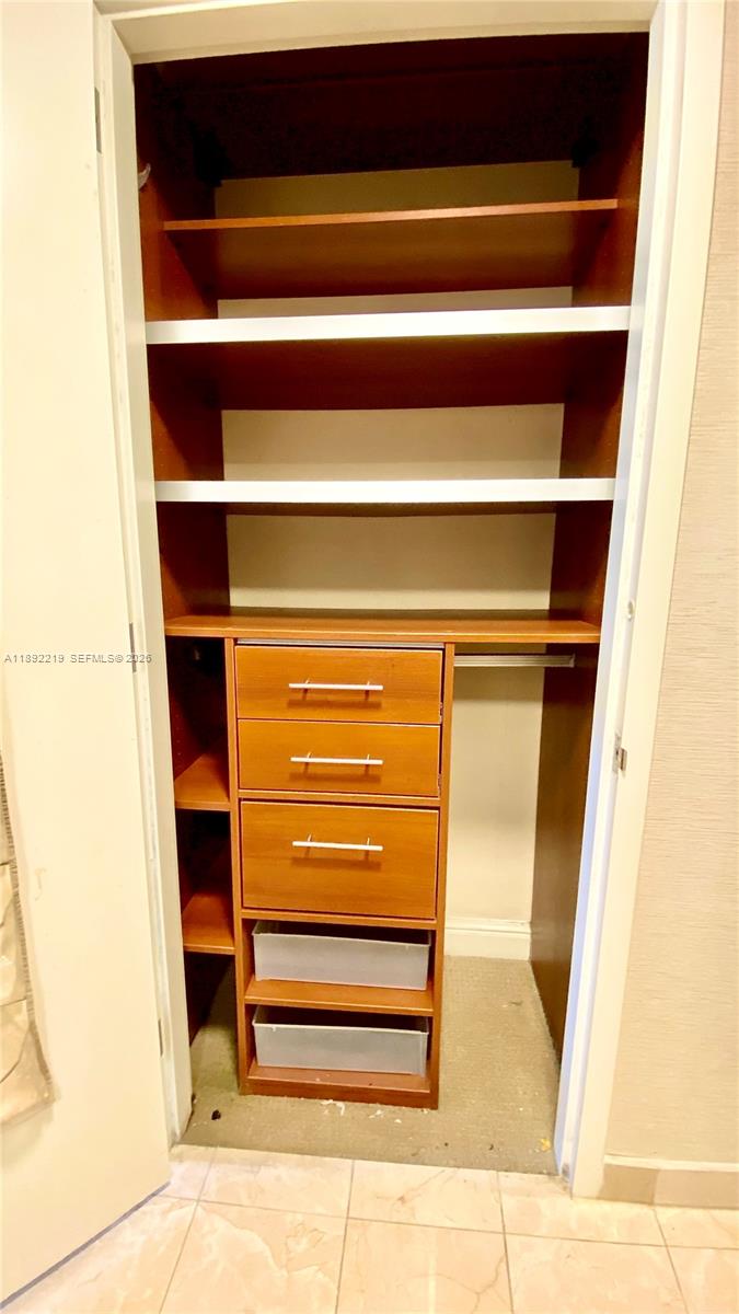 TRUMP INTERNATIONAL SONES - Residential