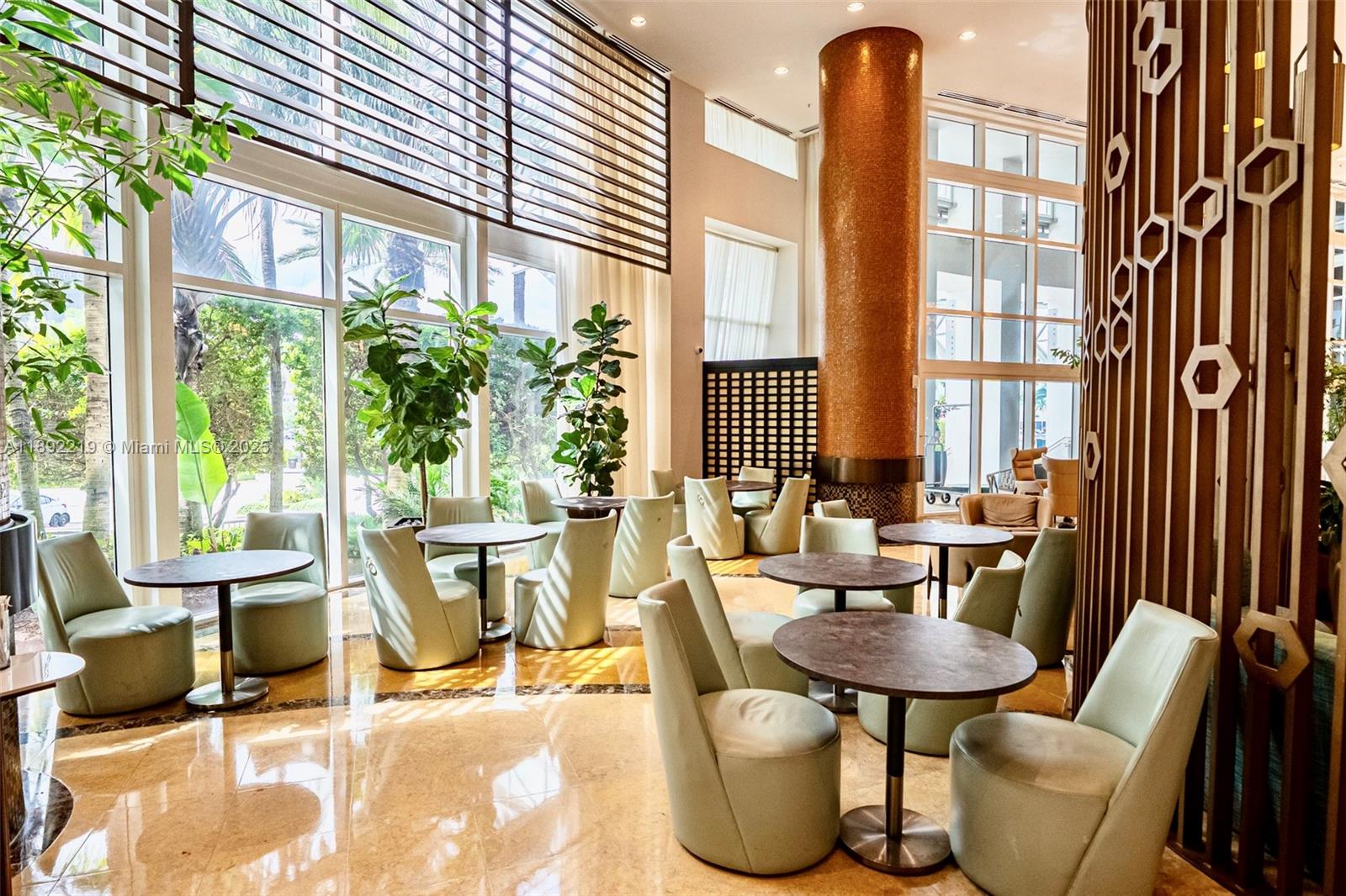 TRUMP INTERNATIONAL SONES - Residential