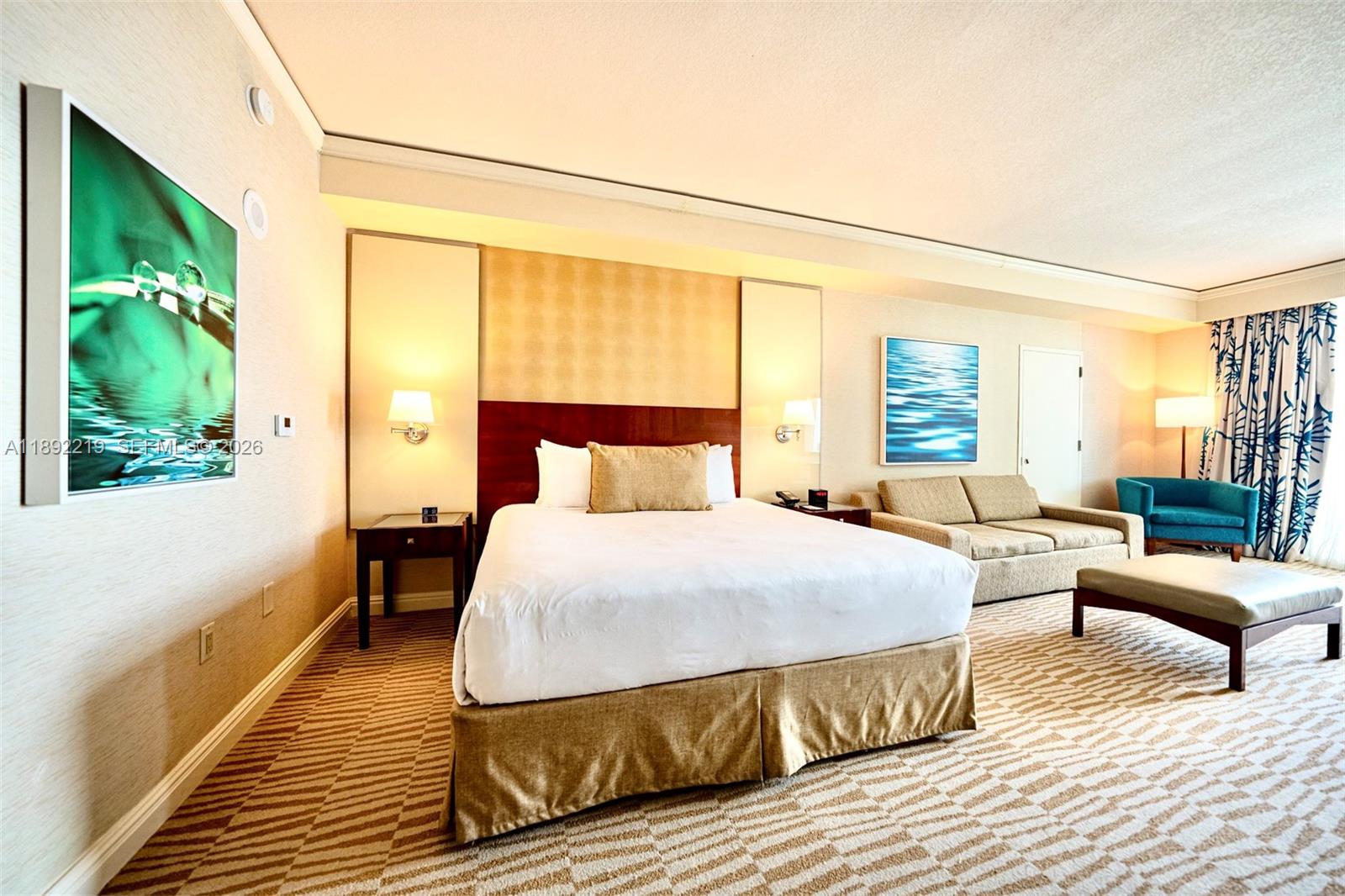 TRUMP INTERNATIONAL SONES - Residential