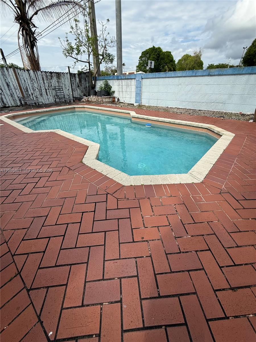 NORTH LAUDERDALE VILLAGE - Residential