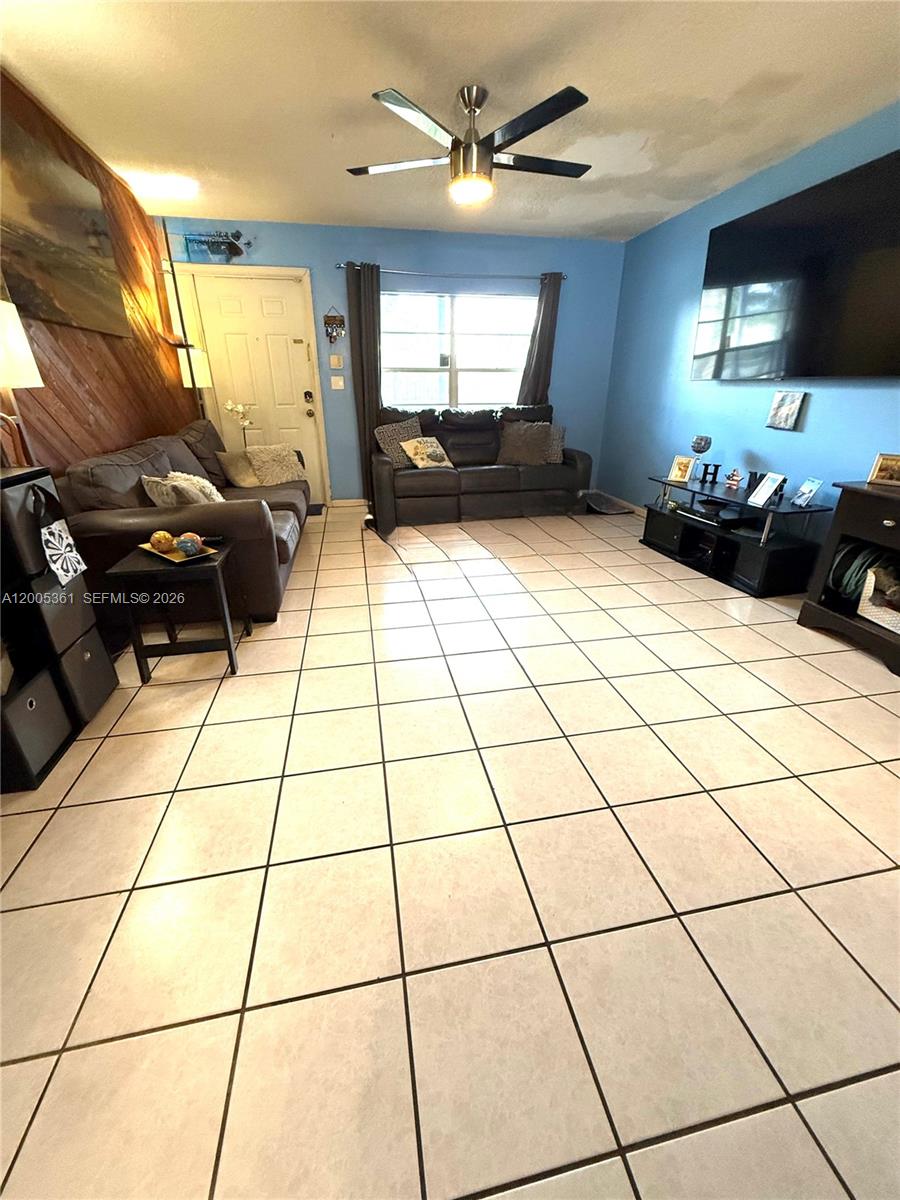 NORTH LAUDERDALE VILLAGE - Residential