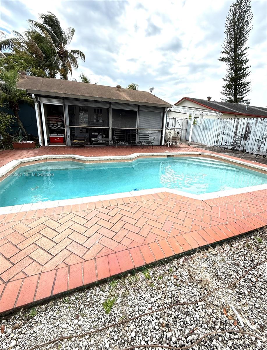 NORTH LAUDERDALE VILLAGE - Residential