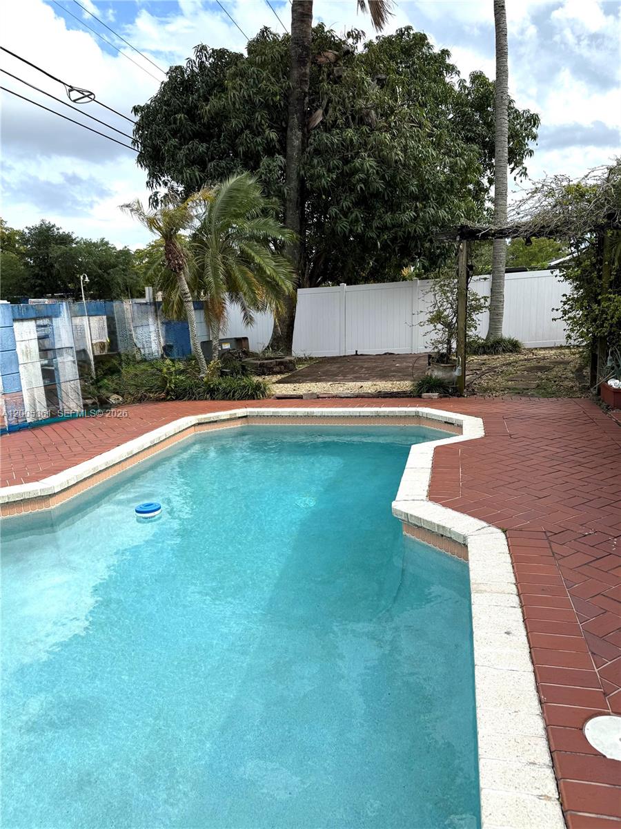 NORTH LAUDERDALE VILLAGE - Residential