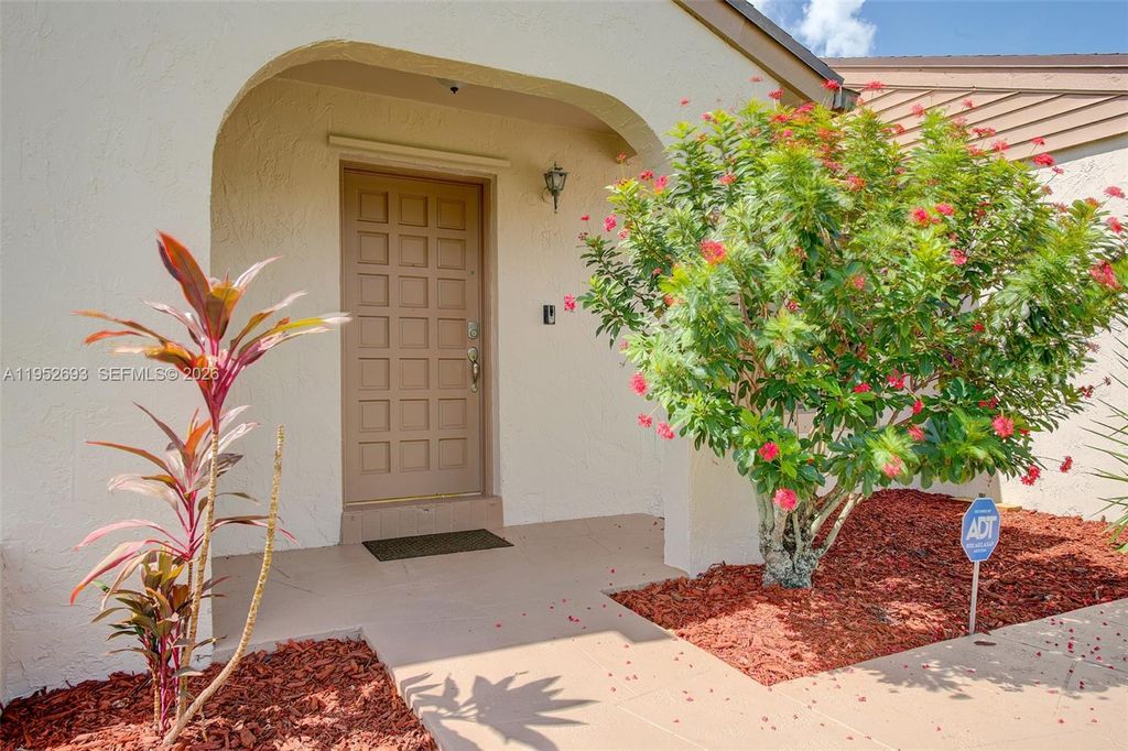 Photo of 11909 SW 48th Ct, Cooper City, FL 33330 (MLS # A11952693)