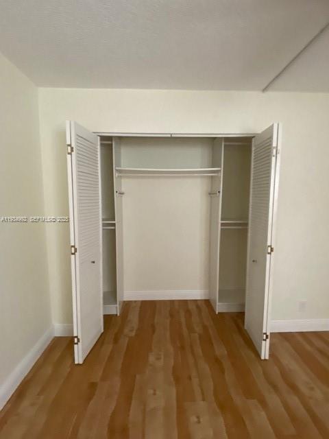 GARDEN VIEW APARTMENTS CO - Residential Lease