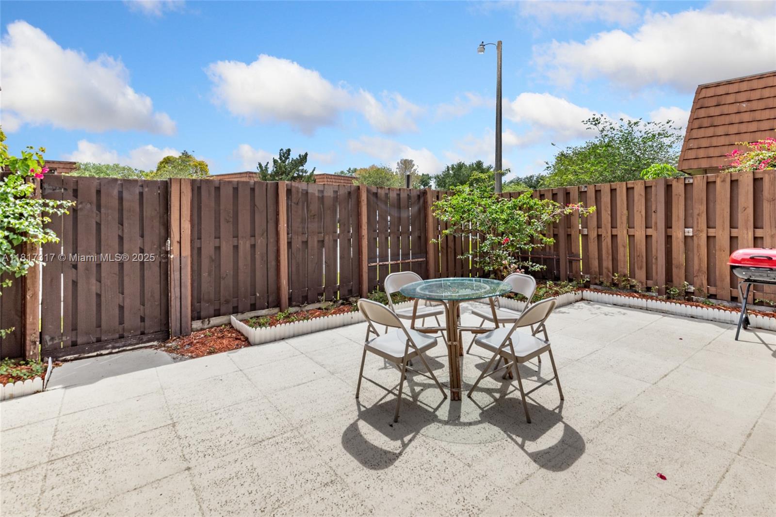 4161 Forest Hill Dr 4161