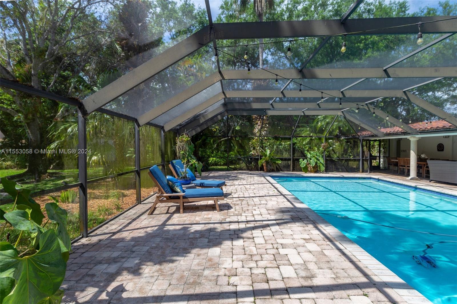 HOLIDAY ESTS - Residential