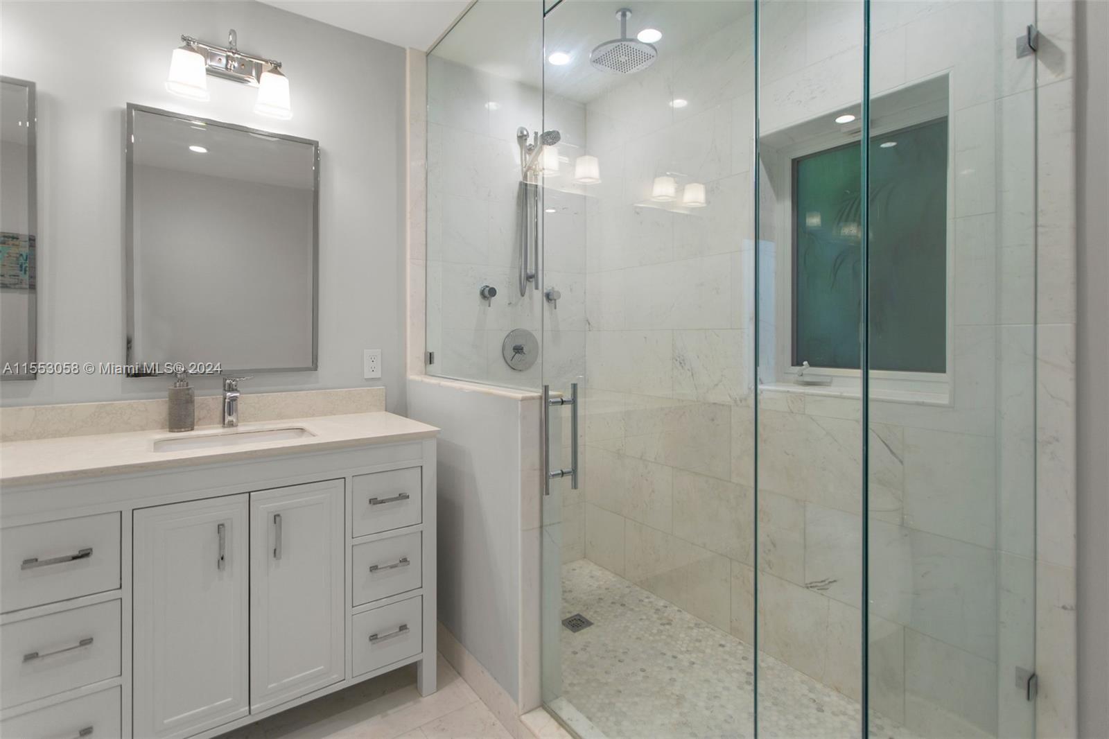 HOLIDAY ESTS - Residential