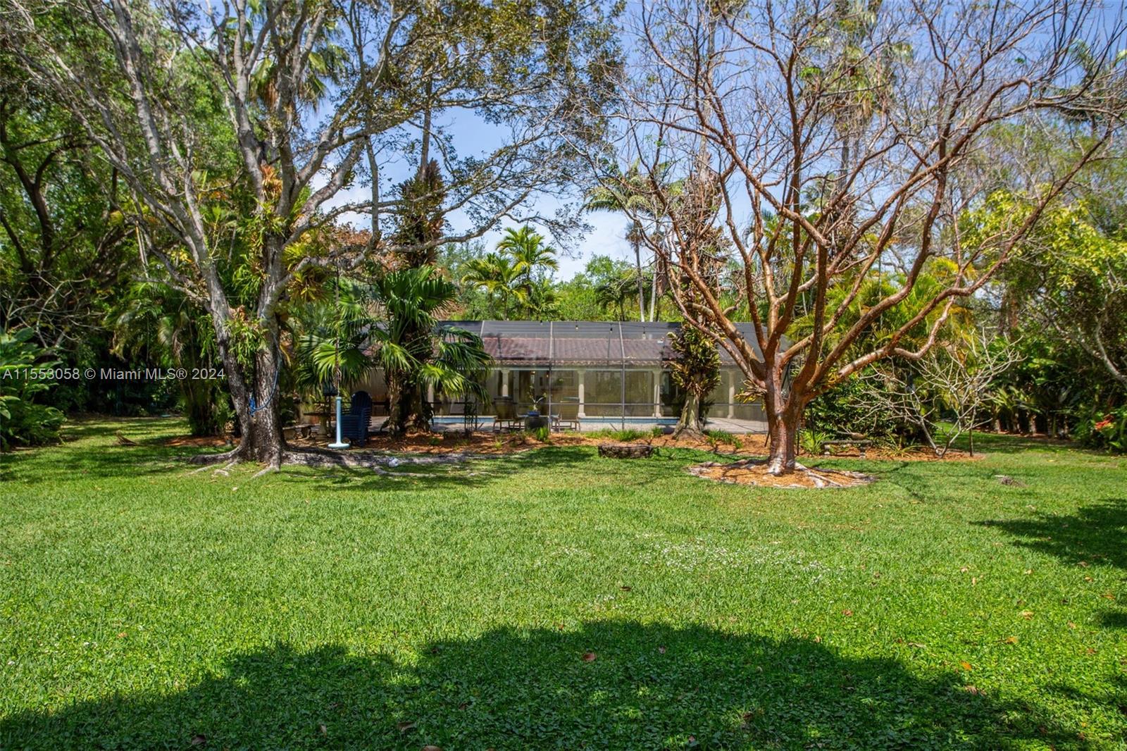 HOLIDAY ESTS - Residential