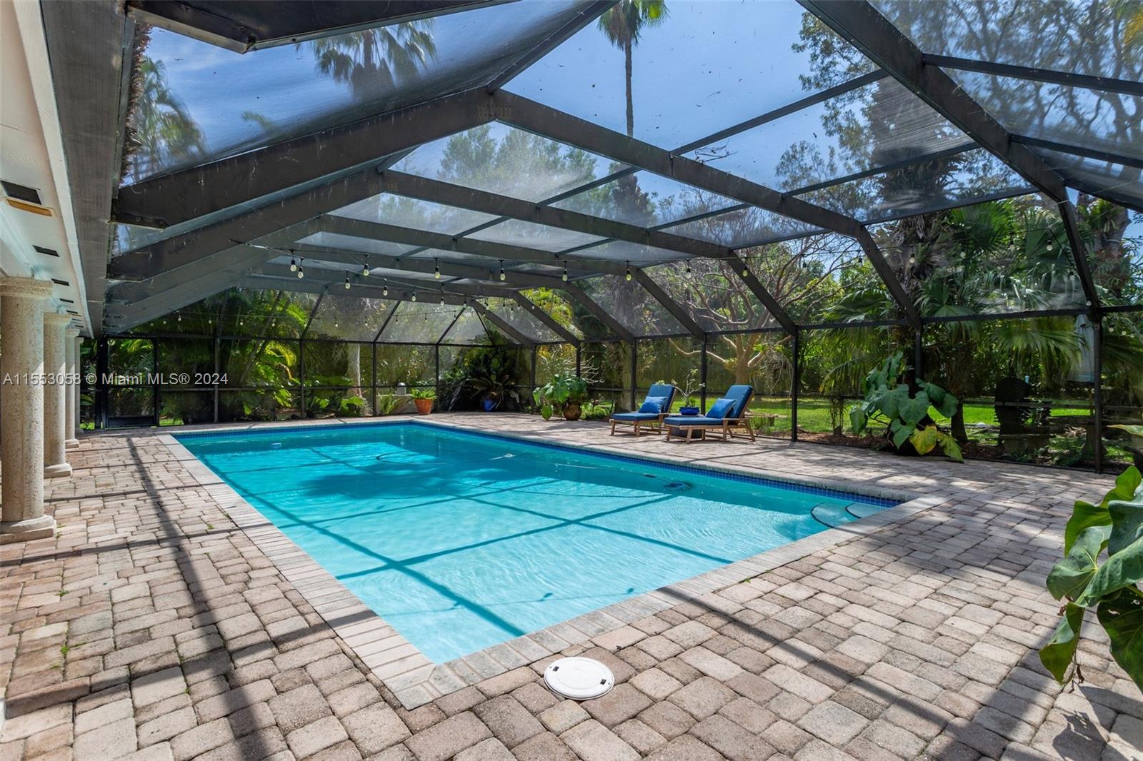 HOLIDAY ESTS - Residential