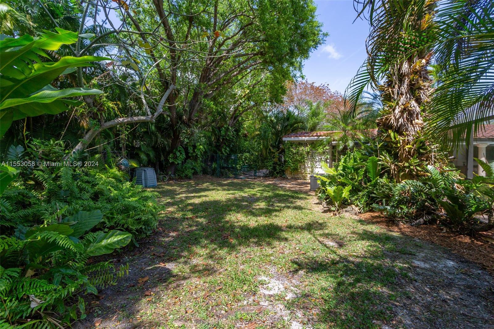 HOLIDAY ESTS - Residential