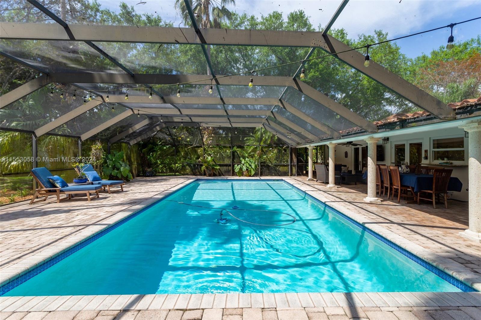 HOLIDAY ESTS - Residential