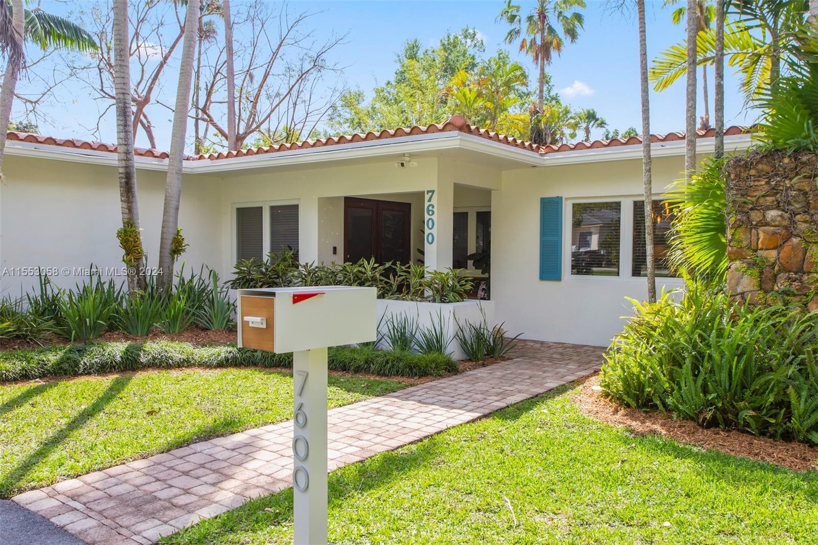 HOLIDAY ESTS - Residential