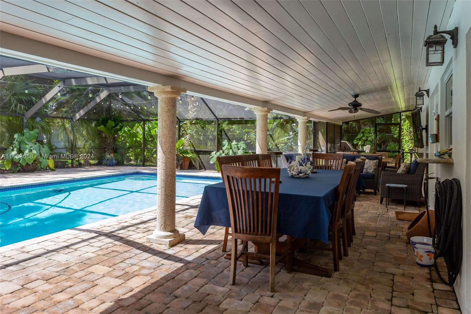 HOLIDAY ESTS - Residential