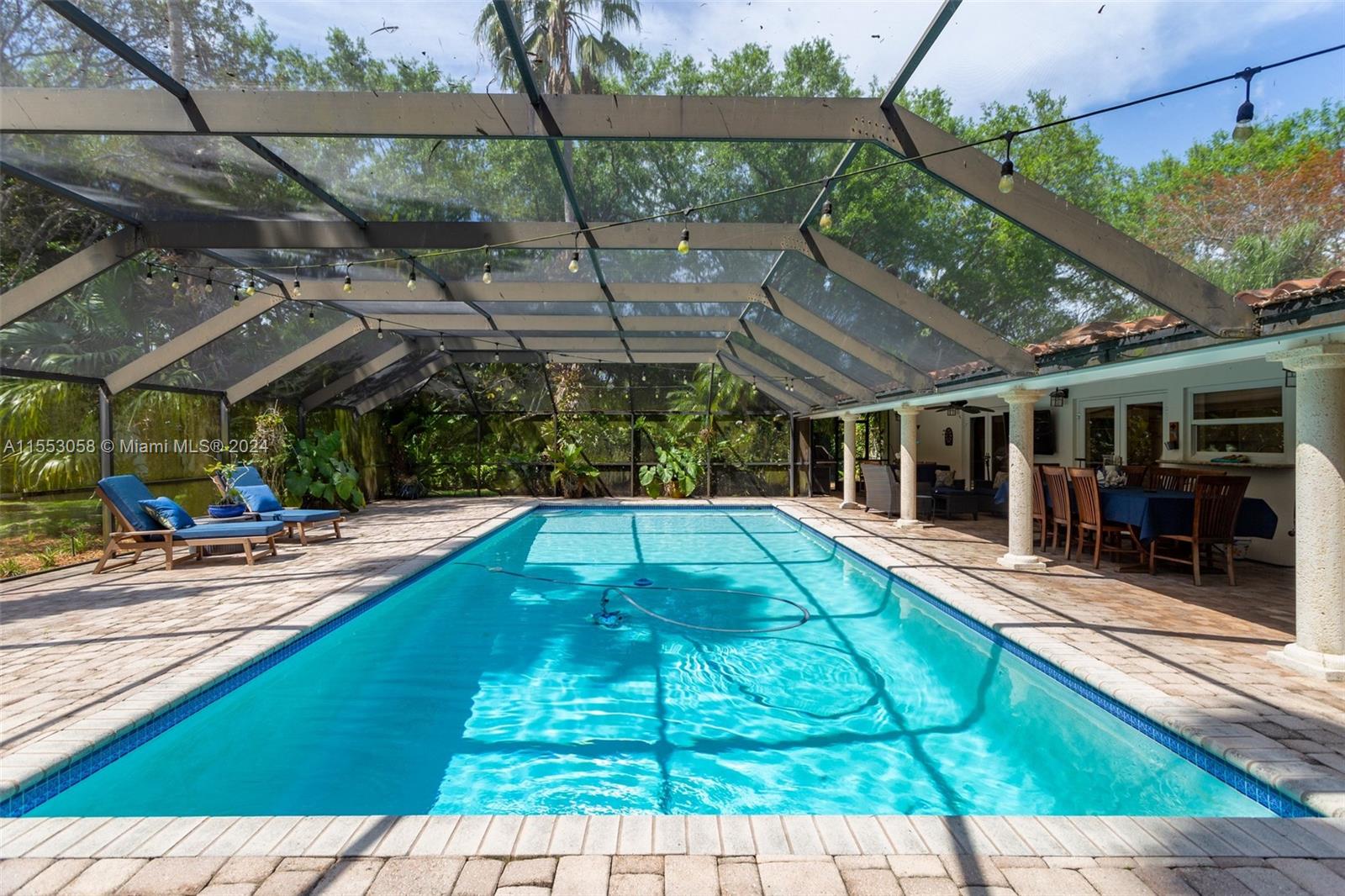 HOLIDAY ESTS - Residential