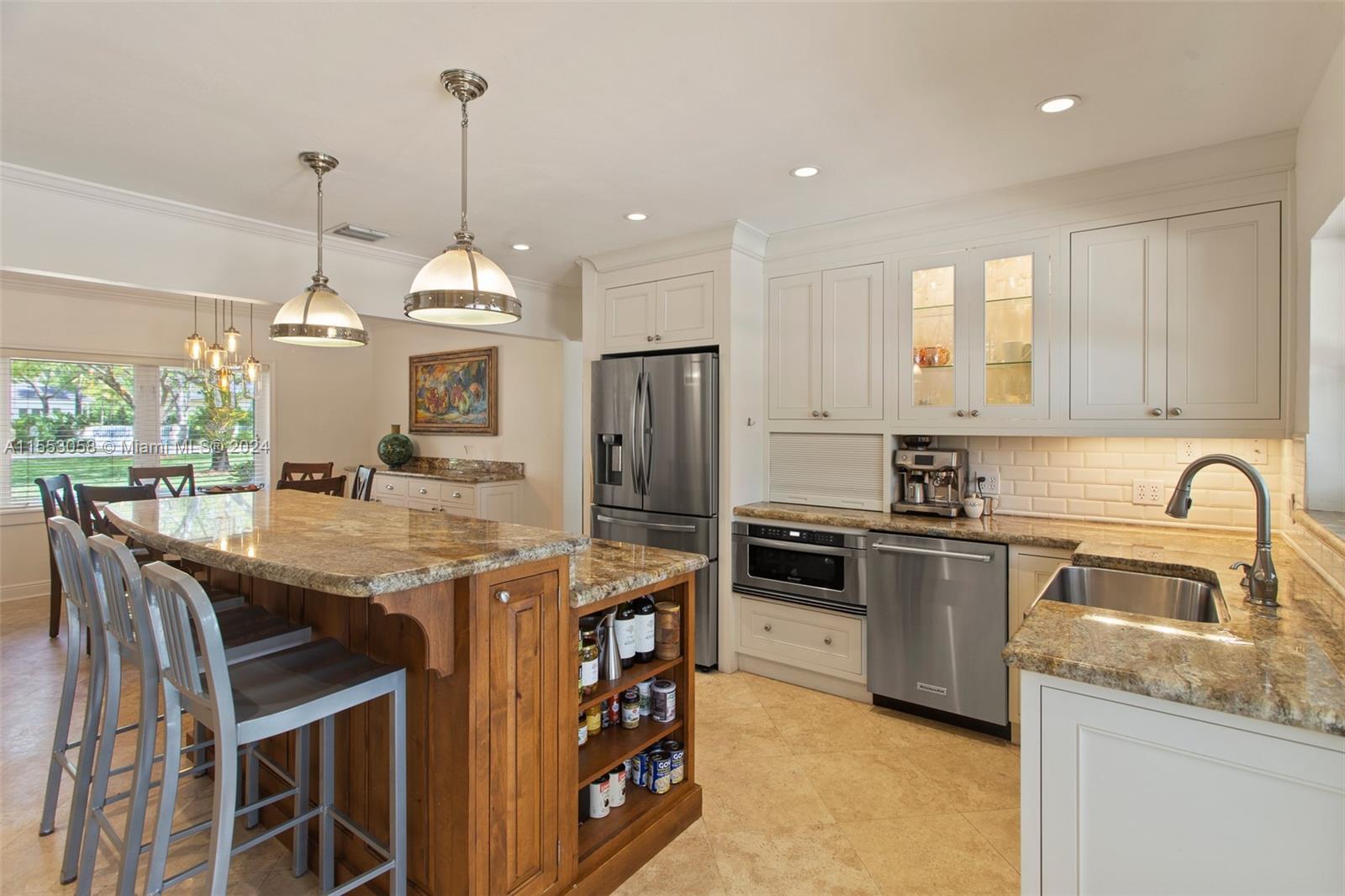 HOLIDAY ESTS - Residential