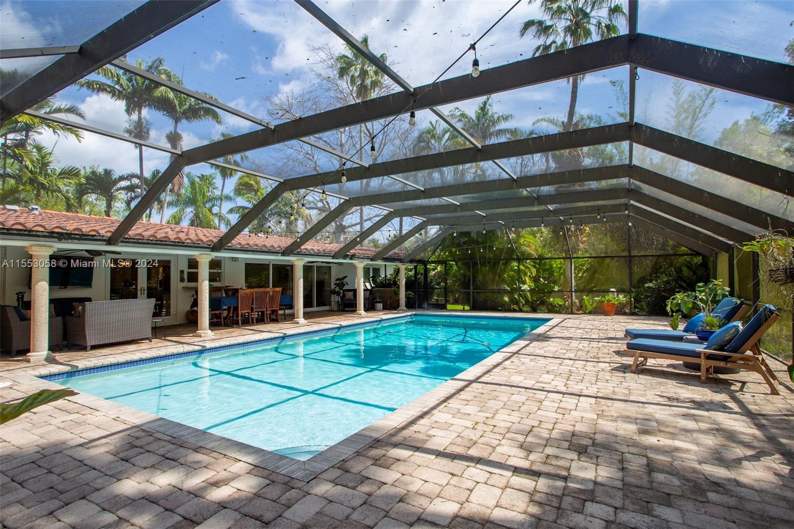 HOLIDAY ESTS - Residential