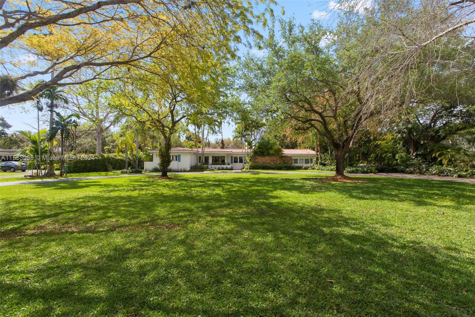 HOLIDAY ESTS - Residential