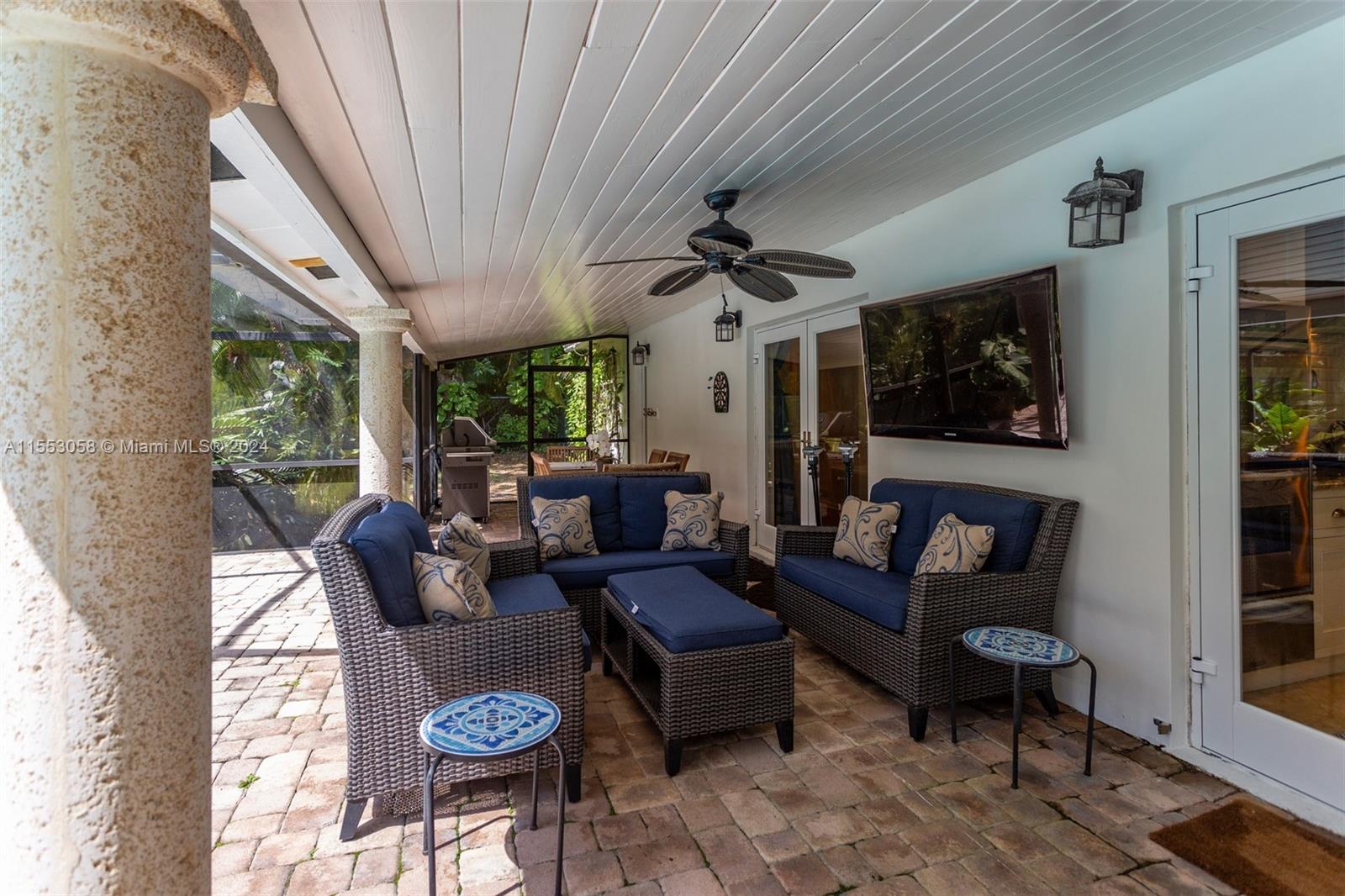 HOLIDAY ESTS - Residential