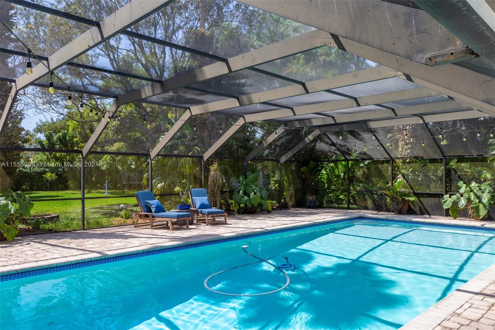 HOLIDAY ESTS - Residential