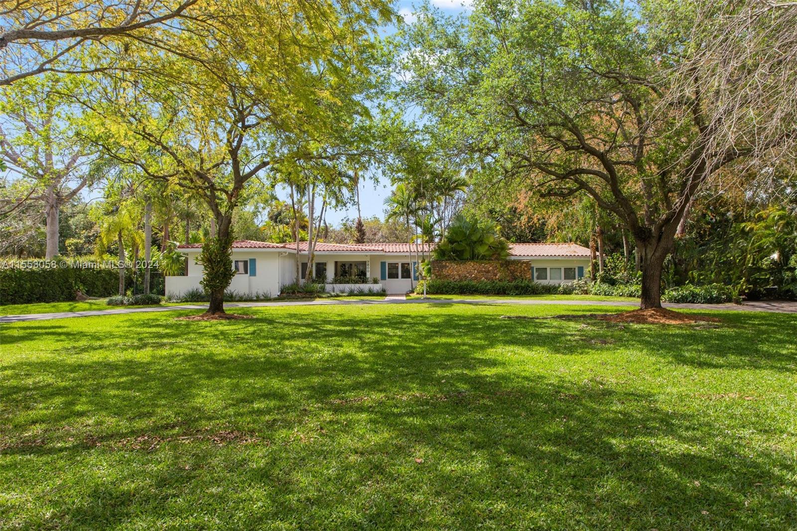 HOLIDAY ESTS - Residential