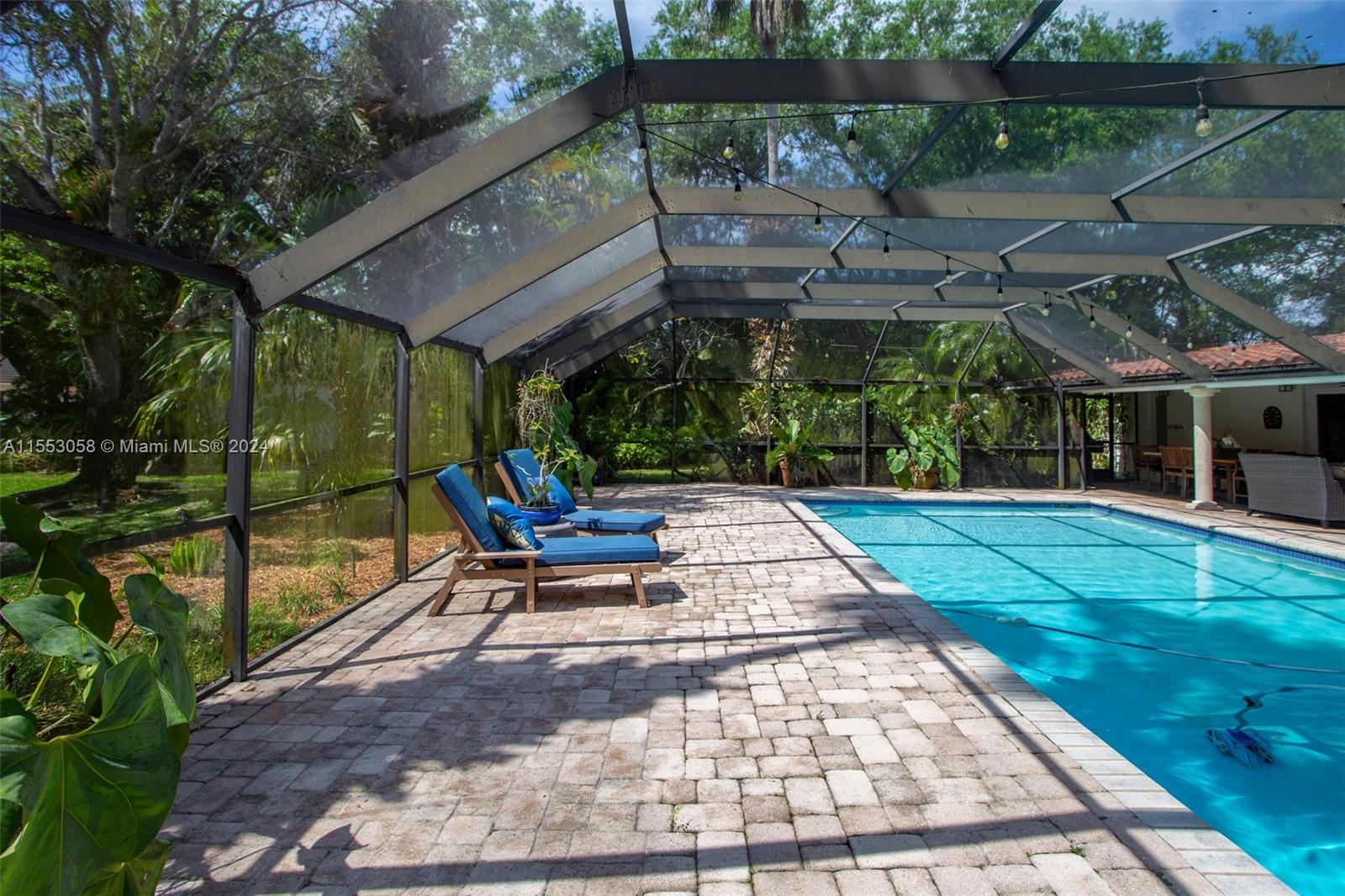 HOLIDAY ESTS - Residential