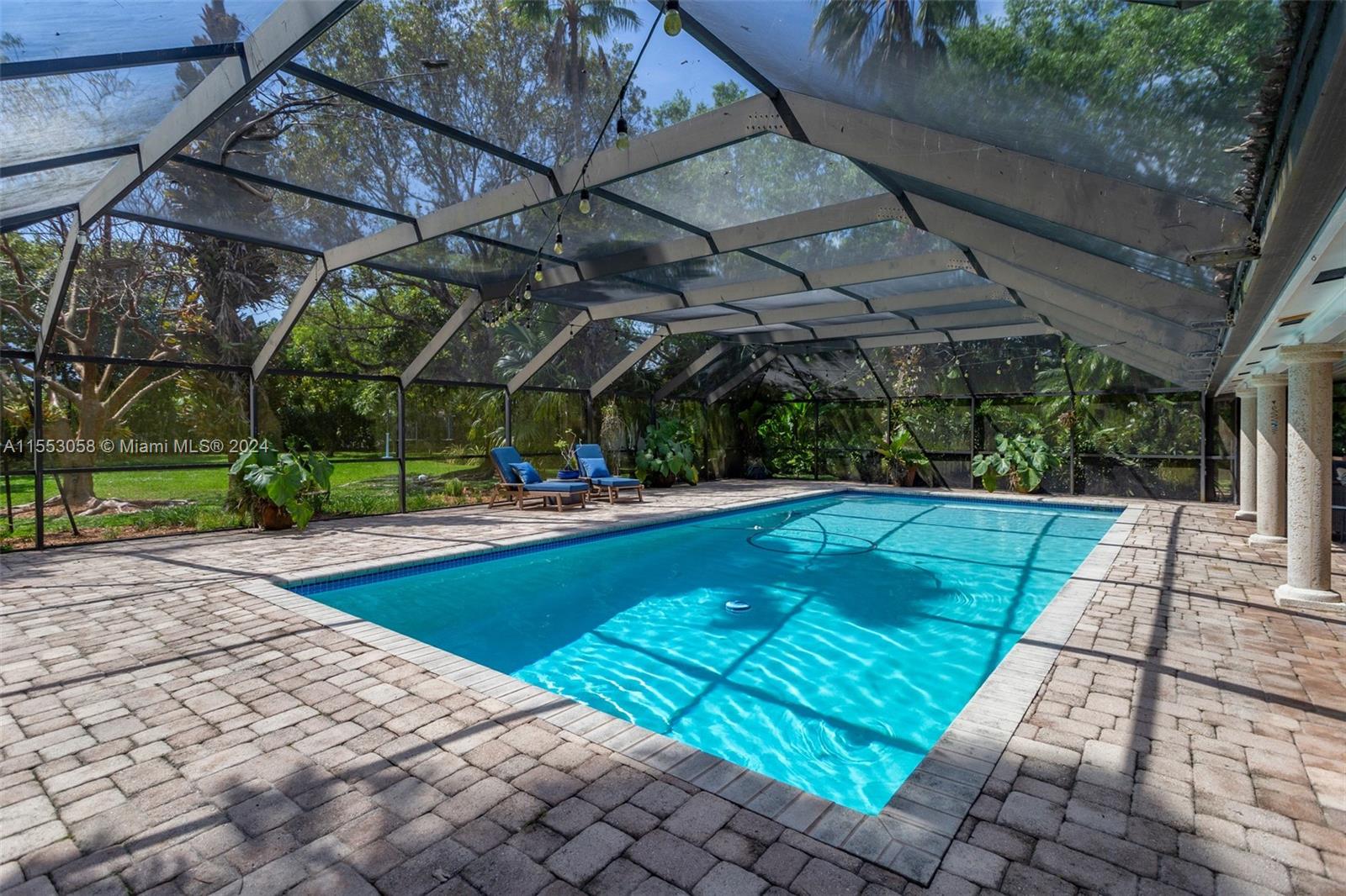 HOLIDAY ESTS - Residential