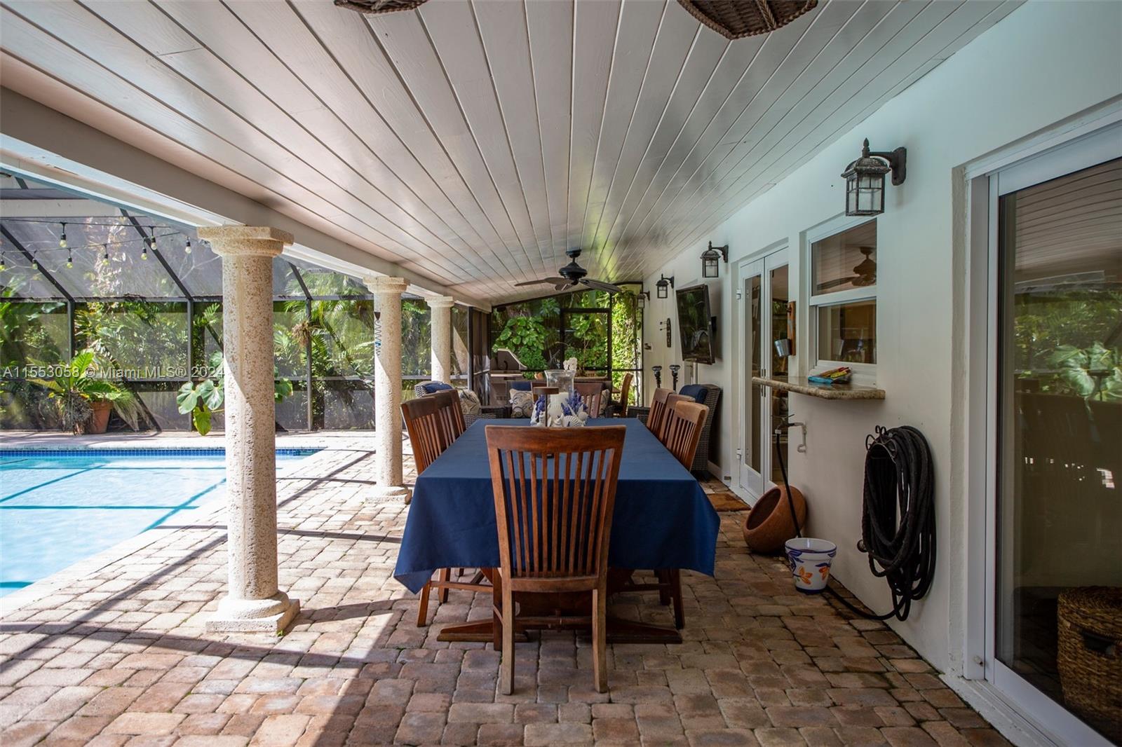 HOLIDAY ESTS - Residential