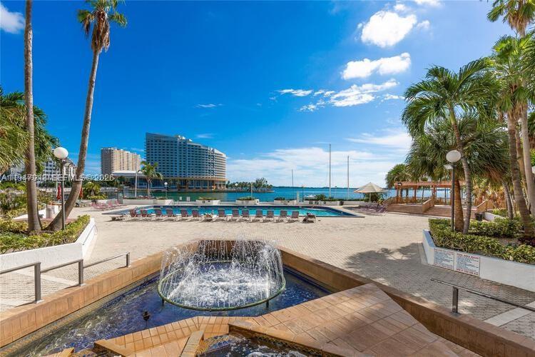 801 Brickell Bay Dr 764