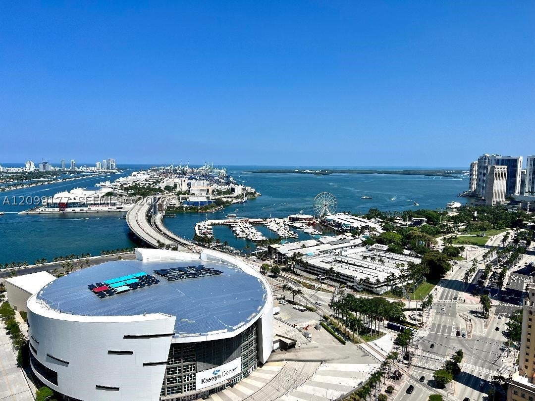 888 Biscayne Blvd 3703