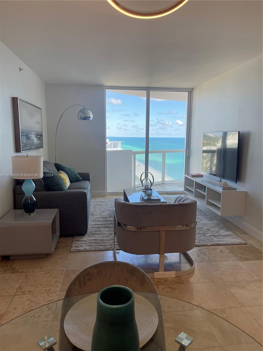 AKOYA CONDO - Residential Lease