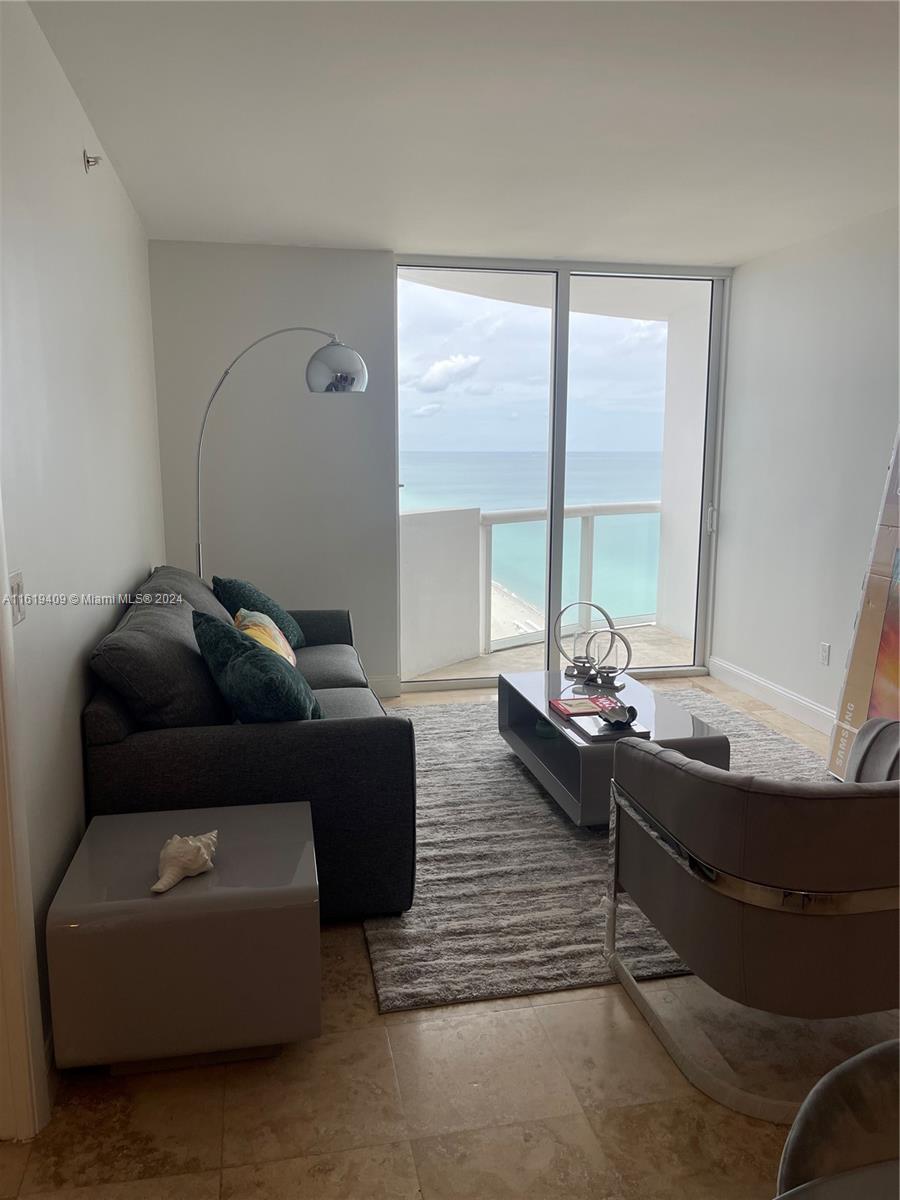 AKOYA CONDO - Residential Lease